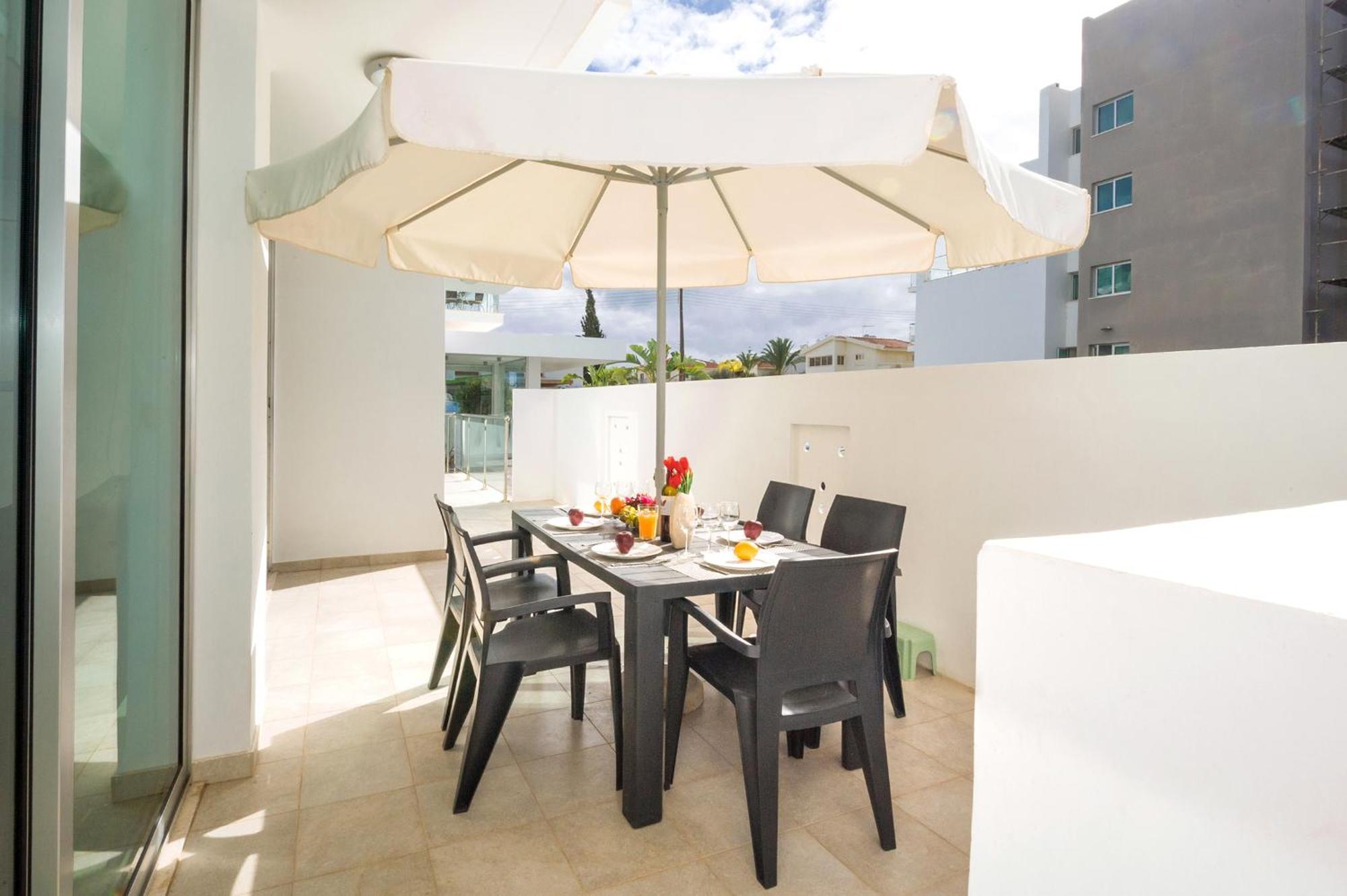 Calypso - Coralli Beachfront Apartment Протарас Экстерьер фото